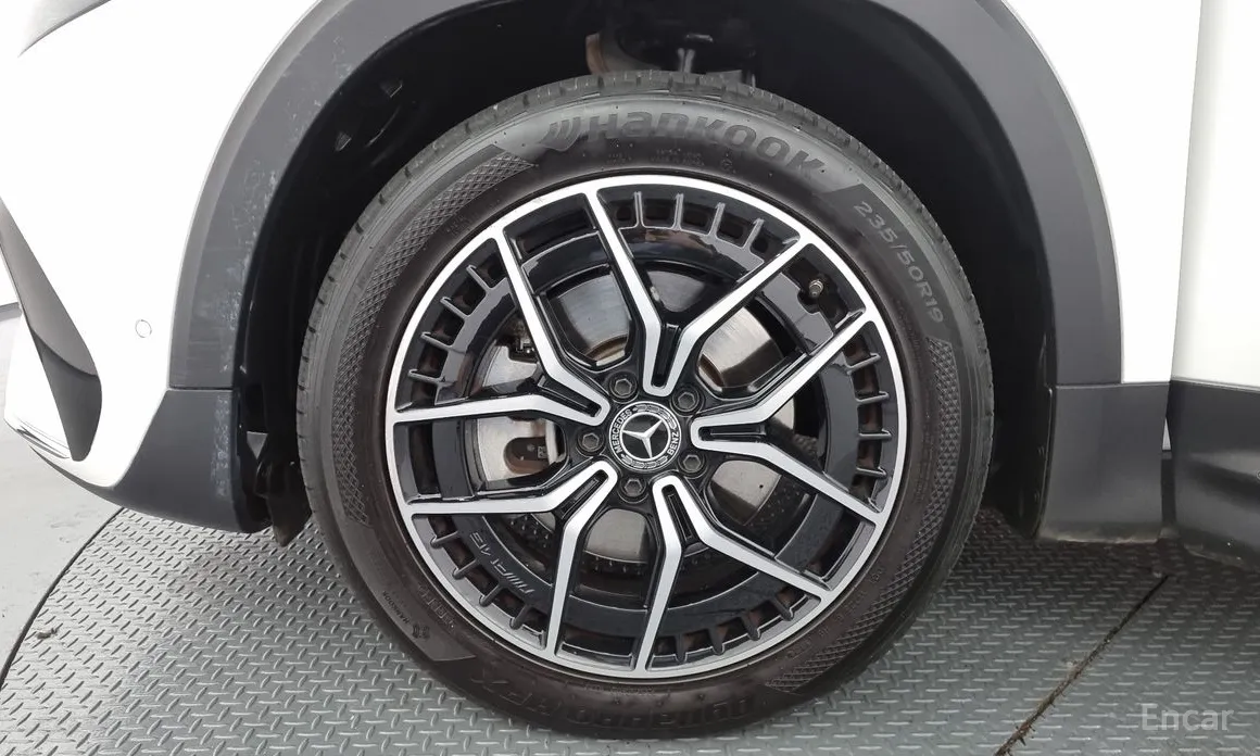 Mercedes-Benz EQB 2022 EQB300 4MATIC AMG Line