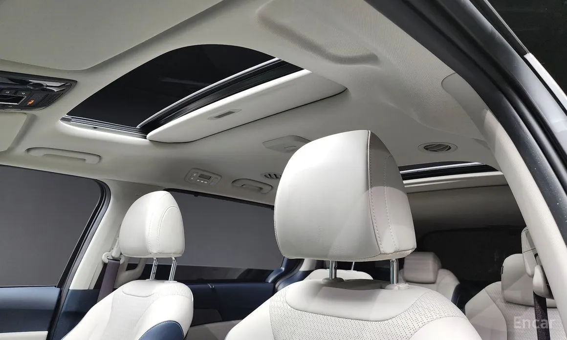 Kia Carnival 2023 HEV 9seater Gravity