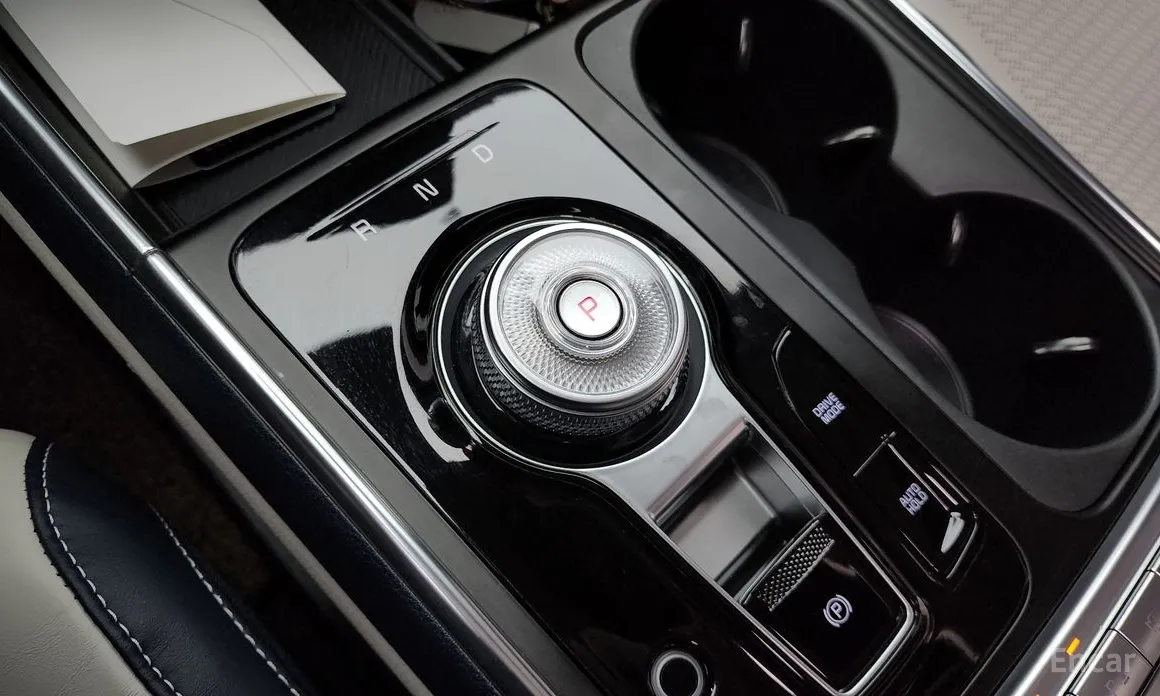 Kia Carnival 2023 HEV 9seater Gravity