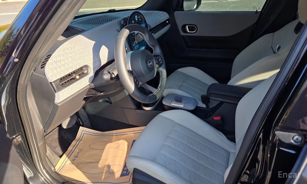 Mini Cooper 2024 5 Door Favoured