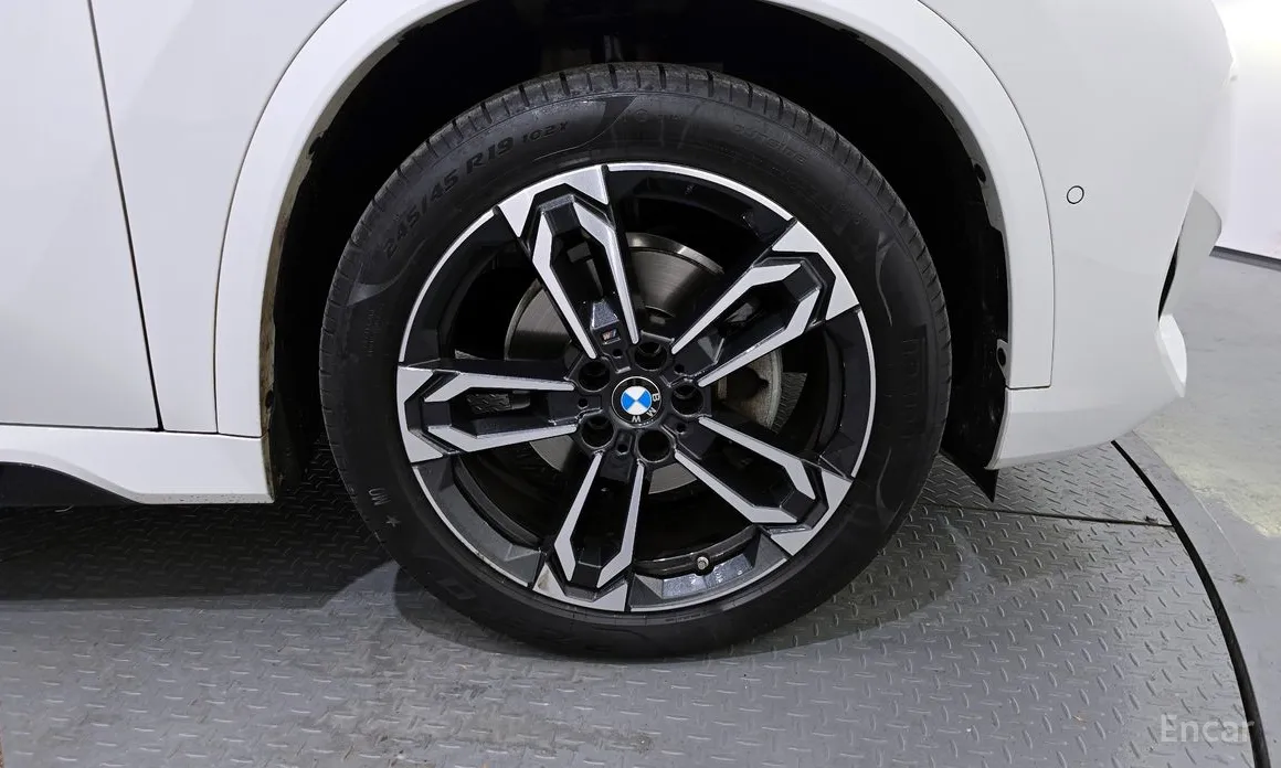 BMW X1 2023 xDrive 20i M Sport