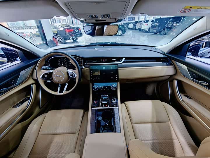 Jaguar XF L 2024 2024款 2.0T P250 两驱尊享豪华版