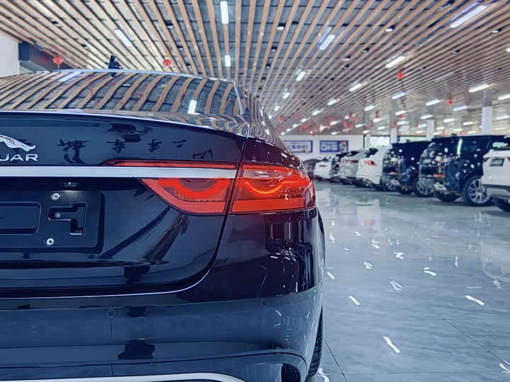 Jaguar XF L 2024 2024款 2.0T P250 两驱尊享豪华版