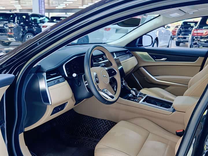 Jaguar XF L 2024 2024款 2.0T P250 两驱尊享豪华版