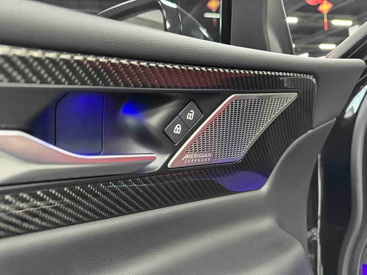 Jaguar XE L 2024 2024款 2.0T 250PS R-DYNAMIC S耀黑运动版