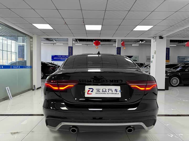 Jaguar XE L 2024 2024款 2.0T 250PS R-DYNAMIC S耀黑运动版