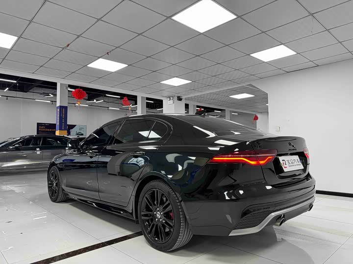 Jaguar XE L 2024 2024款 2.0T 250PS R-DYNAMIC S耀黑运动版