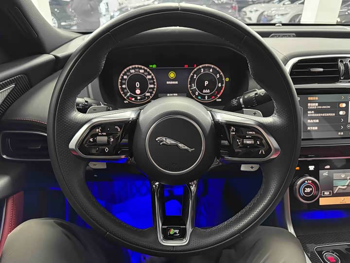 Jaguar XE L 2024 2024款 2.0T 250PS R-DYNAMIC S耀黑运动版