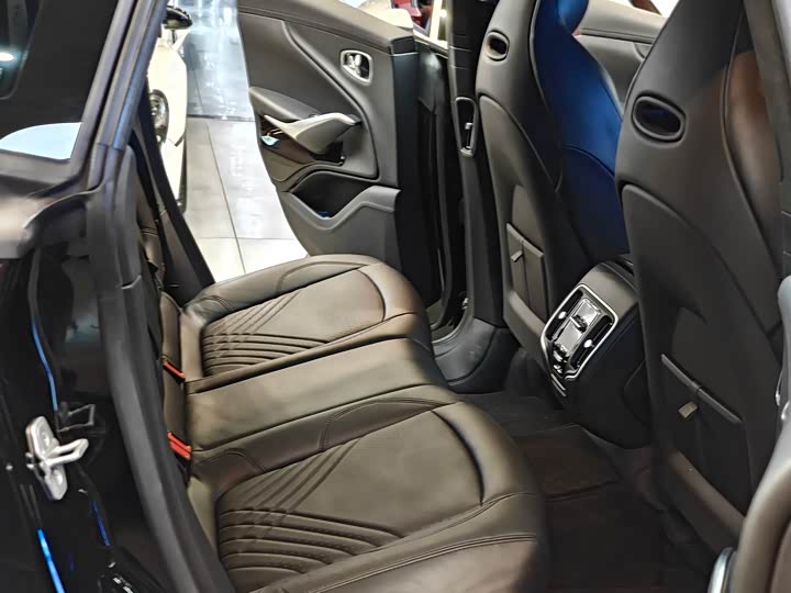 Aston Martin DBX 2022 2022款 3.0T STRAIGHT-SIX