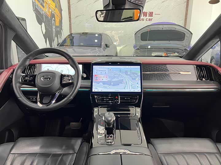 GAC Trumpchi M8 2024 2024款 宗师系列 双擎 至尊版