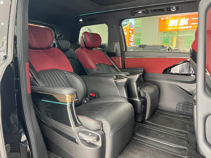 GAC Trumpchi M8 2024 2024款 宗师系列 双擎 至尊版