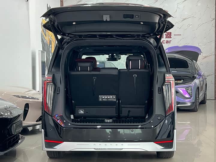 GAC Trumpchi M8 2024 2024款 宗师系列 双擎 至尊版