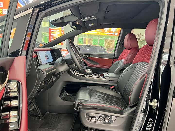 GAC Trumpchi M8 2024 2024款 宗师系列 双擎 至尊版
