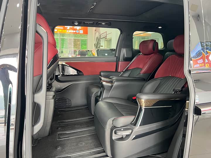 GAC Trumpchi M8 2024 2024款 宗师系列 双擎 至尊版