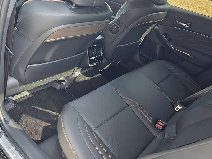 Toyota Avalon 2024 2024款 双擎 2.0L 尊贵版