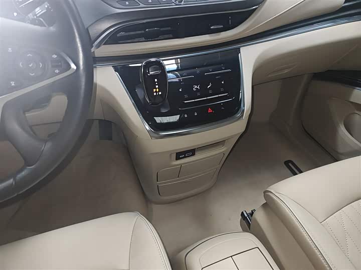 Buick GL8 ES 2023 2023款 改款 陆上公务舱 豪华型