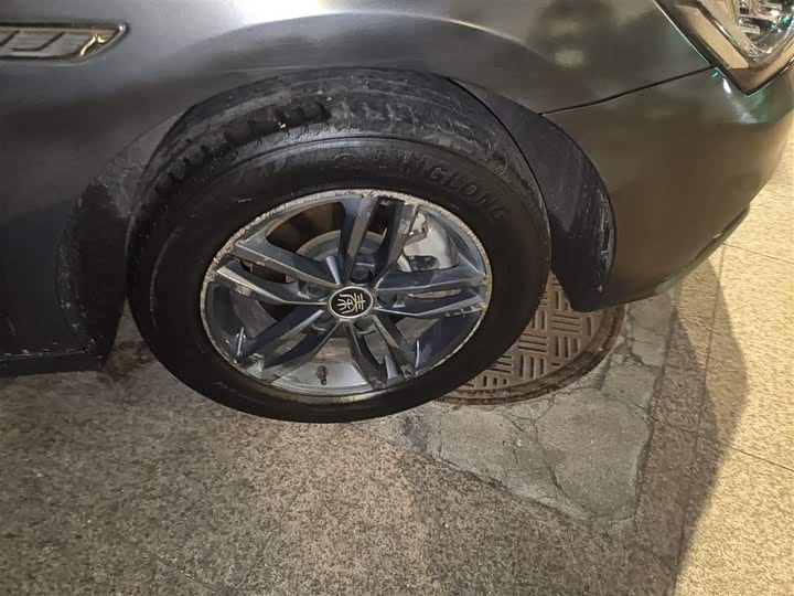 BYD Qin Pro 2020 2020款 超越版 1.5TI 自动尊贵型