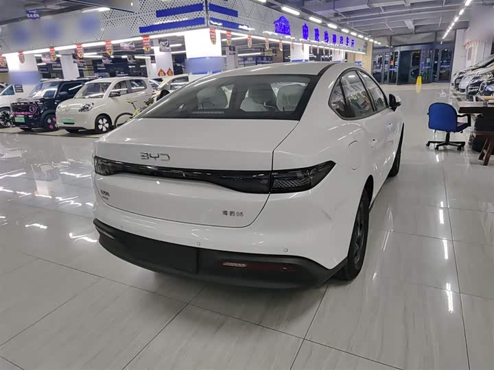 BYD Seal 05 DM-i Hybrid 2025 2025款 DM-i 智驾版 55KM豪华型