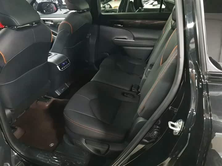 Toyota Crown Kluger 2024 2024款 2.5L HEV四驱尊贵版