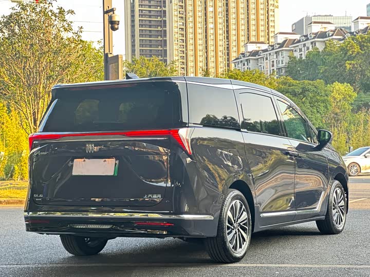 Buick GL8 Hybrid 2026 2026款 陆尊 奢享版