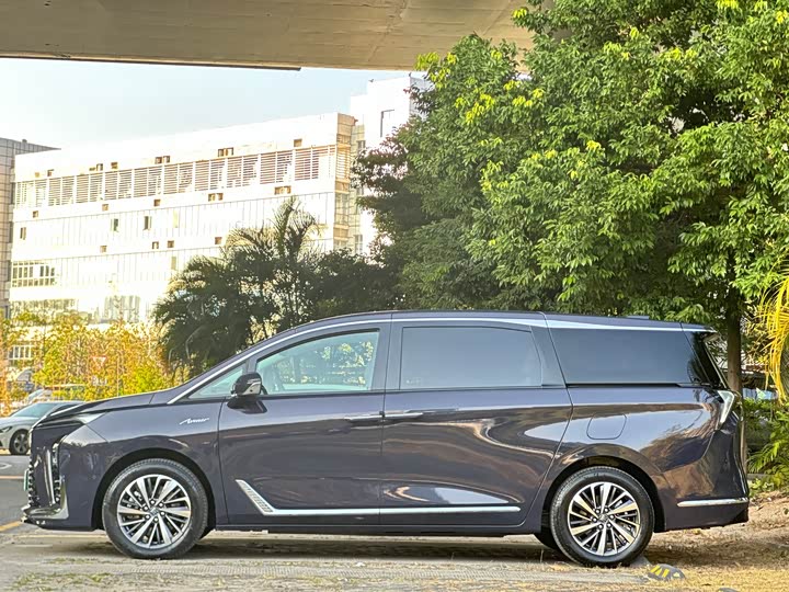 Buick GL8 Hybrid 2026 2026款 陆尊 奢享版