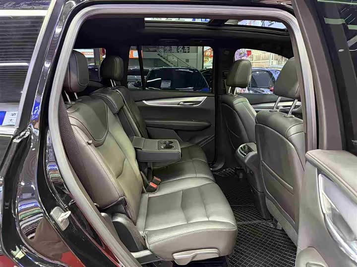 Cadillac XT6 2022 2022款 2.0T 七座四驱风尚型