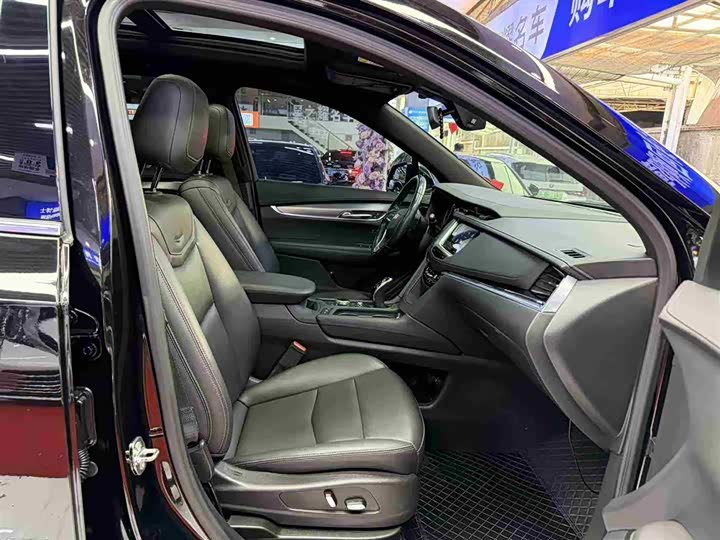 Cadillac XT6 2022 2022款 2.0T 七座四驱风尚型