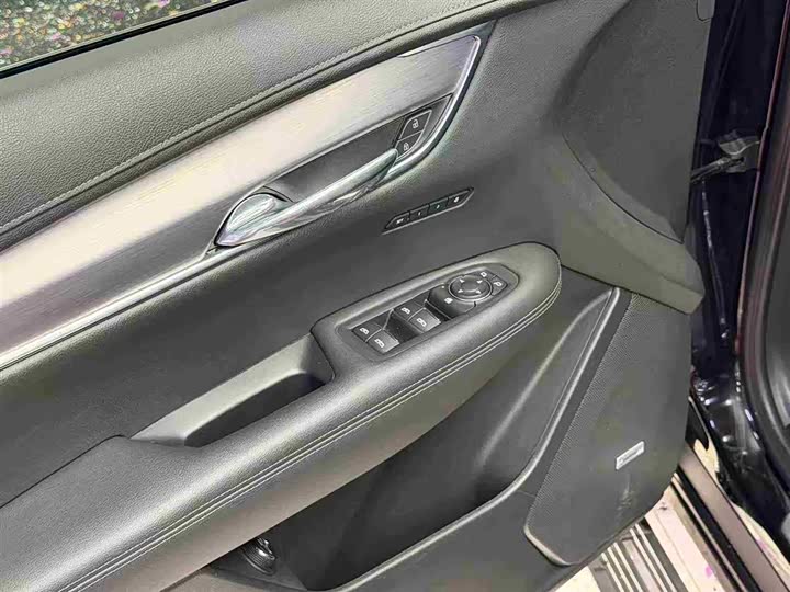 Cadillac XT6 2022 2022款 2.0T 七座四驱风尚型