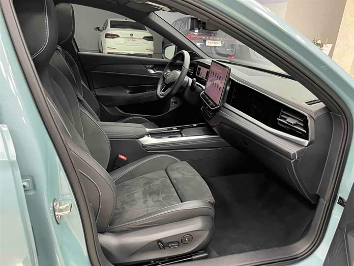 Volkswagen Passat 2025 2025款 Pro 380TSI 星空龙尊版