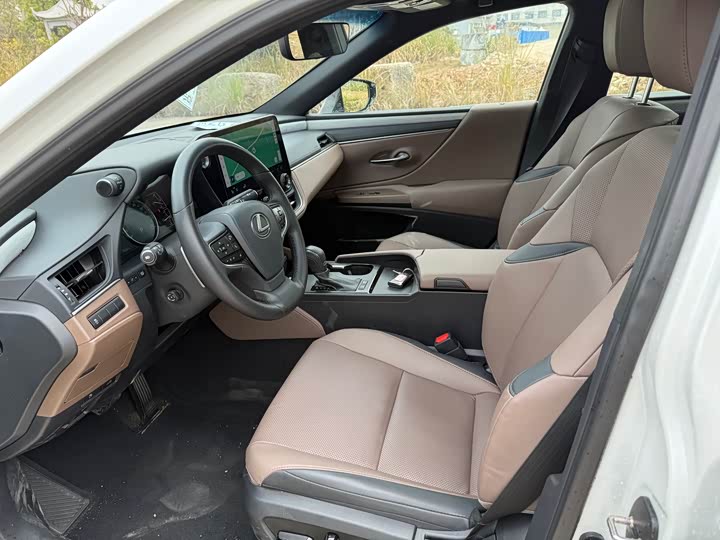 Lexus ES 2025 2025款 300h 臻享版