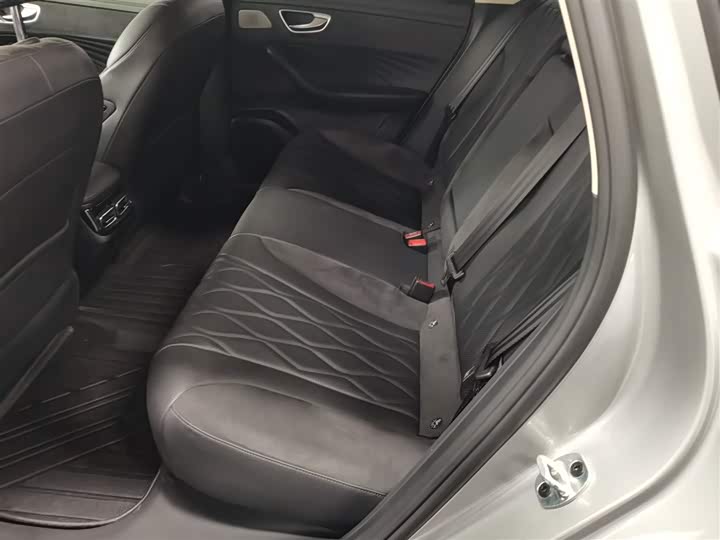 Roewe D7 2023 2023款 DMH 125km 旗舰版