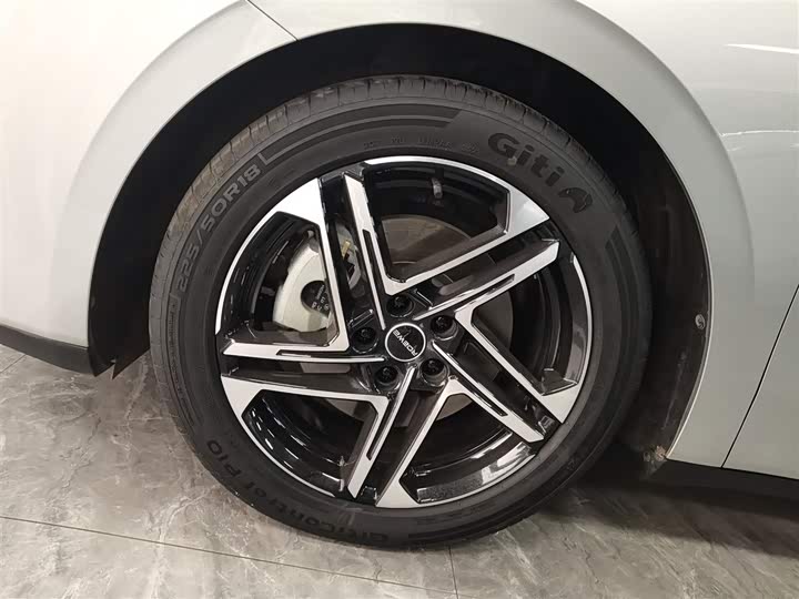 Roewe D7 2023 2023款 DMH 125km 旗舰版