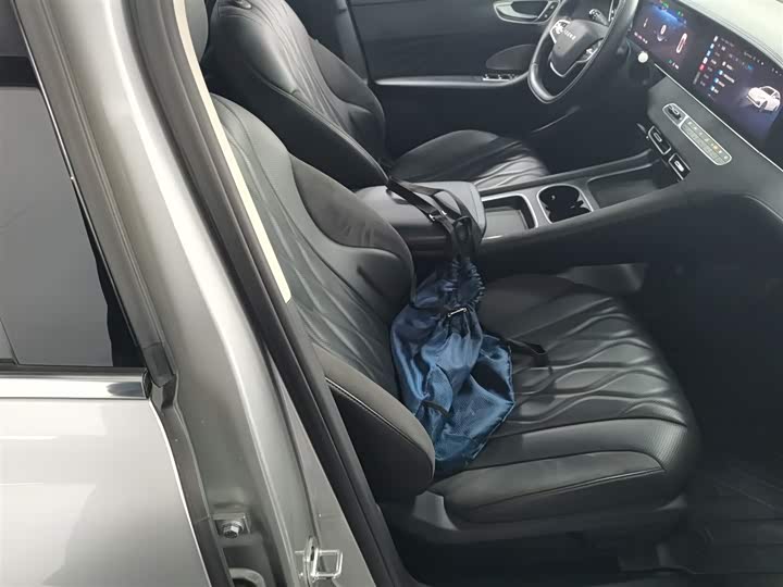 Roewe D7 2023 2023款 DMH 125km 旗舰版