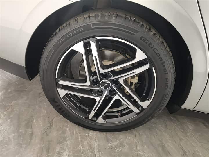 Roewe D7 2023 2023款 DMH 125km 旗舰版