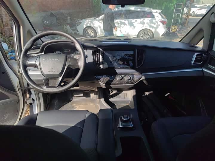 Dongfeng Forthing Lingzhi M5 EV 2022 2022款 舒适型 7座