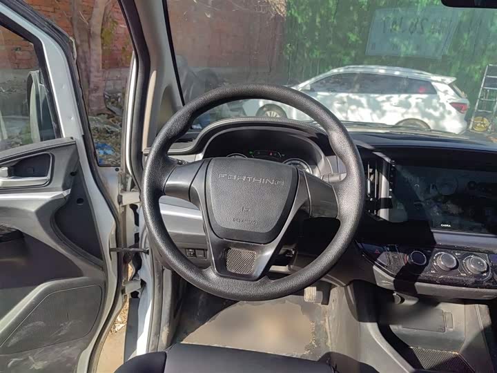 Dongfeng Forthing Lingzhi M5 EV 2022 2022款 舒适型 7座