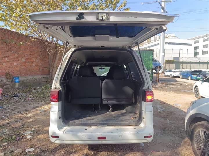 Dongfeng Forthing Lingzhi M5 EV 2022 2022款 舒适型 7座