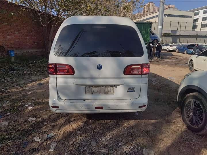 Dongfeng Forthing Lingzhi M5 EV 2022 2022款 舒适型 7座