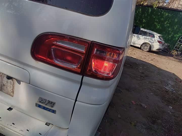 Dongfeng Forthing Lingzhi M5 EV 2022 2022款 舒适型 7座