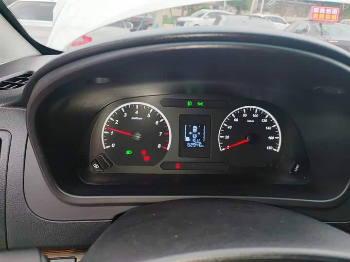 Dongfeng Forthing Lingzhi Plus 2021 2021款 旅行版 2.0L 手动豪华型 7座