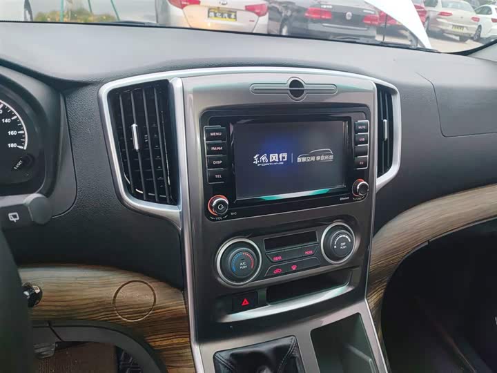 Dongfeng Forthing Lingzhi Plus 2021 2021款 旅行版 2.0L 手动豪华型 7座