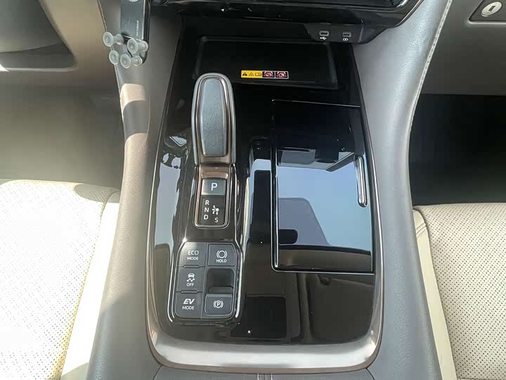 Toyota Alphard 2024 2024款 双擎 2.5L 臻享版