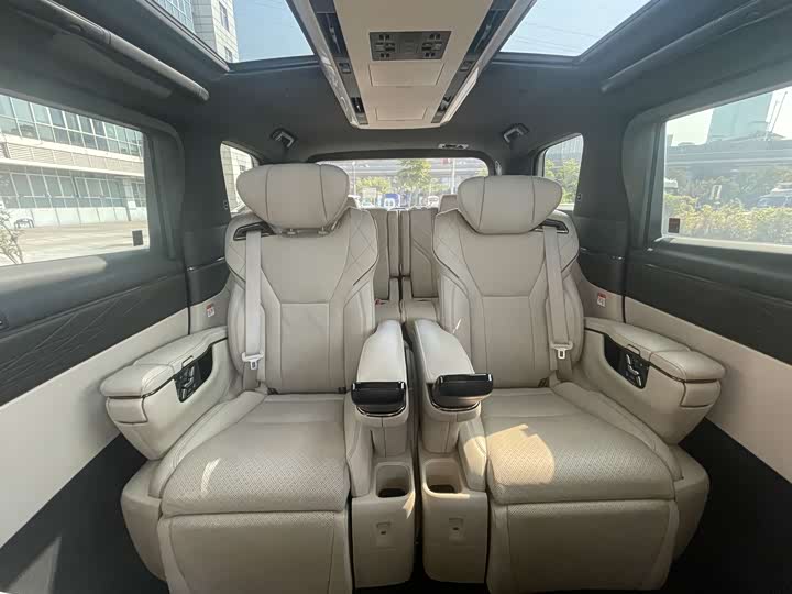 Toyota Alphard 2024 2024款 双擎 2.5L 臻享版