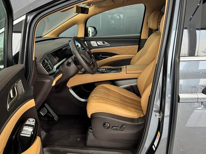 Denza D9 2025 2025款 DM-i 智驾版 1020 四驱旗舰型