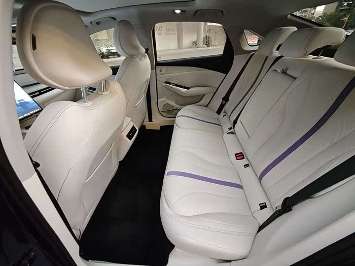 Geely Preface L 2024 2024款 油混 1.5TD 天宫版