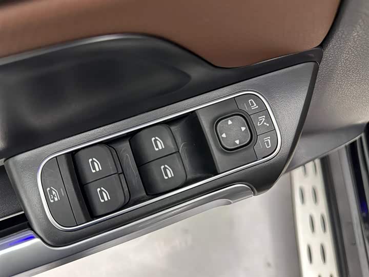 Mercedes-Benz GLB-Class 2024 2024款 GLB 220 时尚型