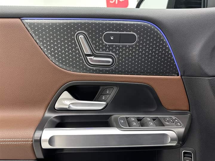 Mercedes-Benz GLB-Class 2024 2024款 GLB 220 时尚型