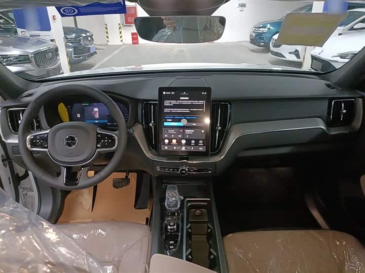 Volvo XC60 2026 2026款 B5 四驱智逸豪华版