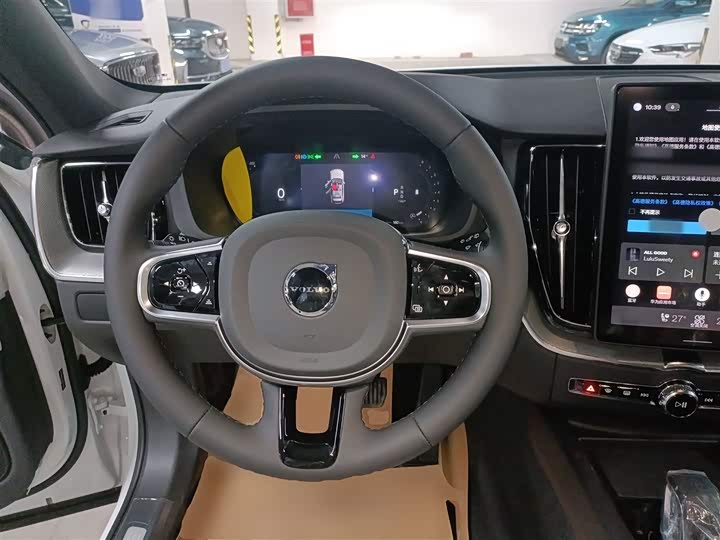 Volvo XC60 2026 2026款 B5 四驱智逸豪华版