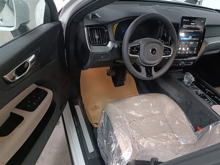 Volvo XC60 2026 2026款 B5 四驱智逸豪华版